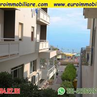 Bilocale fronte mare semi ristrutturato