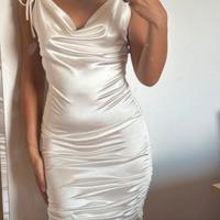 Vestito bianco satinato