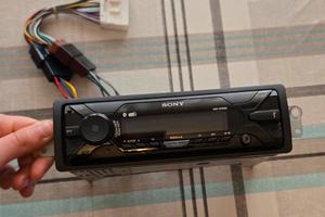 Autoradio SONY + casse HERTZ