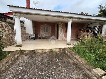 VILLA A SCHIERA A CASSANO DELLE MURGE