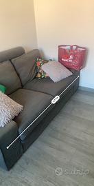 Divano Ikea grigio 2/3 posti