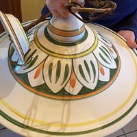 Lampadario in ceramica decorato a mano