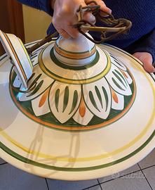 Lampadario in ceramica decorato a mano