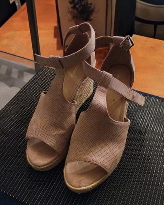 sandali color beige