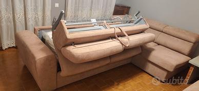 DIVANO ANGOLARE CON VERO LETTO E POUF CONTENITORE