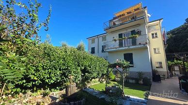 Appartamento di 120 m² con 4 locali a Framura