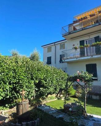 Appartamento di 120 m² con 4 locali a Framura