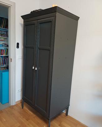 armadio in legno massello ikea