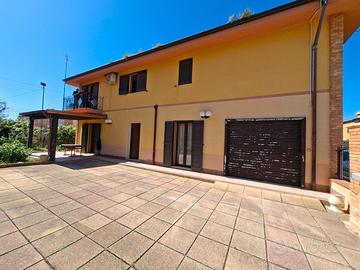 Villa Playa 180MQ 2Piani Box Fotovoltaico Giardino