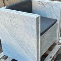 Poltrona in marmo di Carrara