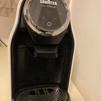 Macchina del caffe Lavazza in black