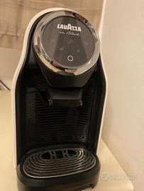 Macchina del caffe Lavazza in black