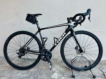 Bici da corsa Trek Emonda SL6.