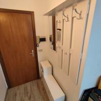 ingresso con scarpiera/appendi abiti - DEGHI