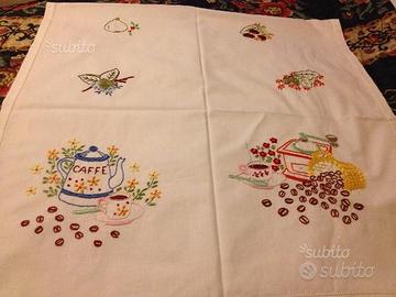 3 Tende ricamate soggetti colorati