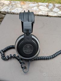 Cuffe  akg k340
