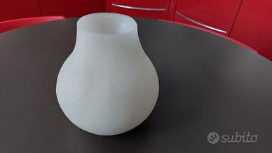 Vaso di cera bianca