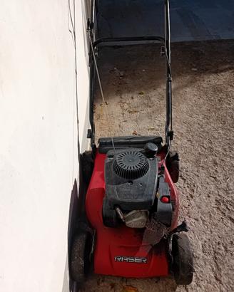 Tagliaerba con motore  a scoppio
