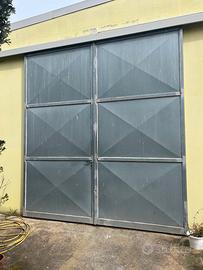 2 Portoni in metallo zincato