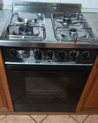 CUCINA CON FORNELLI
