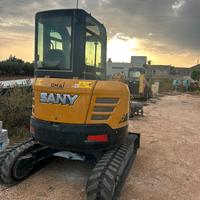 Escavatore Sany 35 con martello atlas da 200 kg