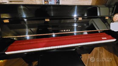 Pianoforte verticale Yamaha LU101