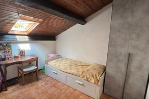 Stanza de angeli libera subito