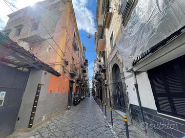 3 LOCALI A NAPOLI