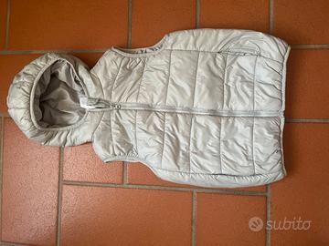 Gilet bimbo8/10 anni con cappuccio e tasche €6