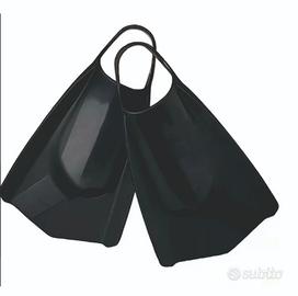 Pinne corte nere, calcagno libero 38-39