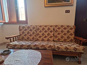 Divano 3 posti + 2 poltrone