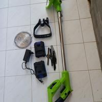 TAGLIAERBA A BATTERIA