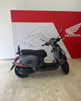 Piaggio Vespa 300 GTS