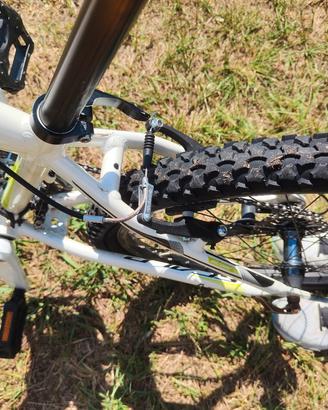 Mtb SCOTT SCALE 24" bambini