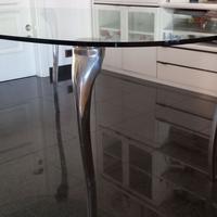 TAVOLO OVALE IN CRISTALLO