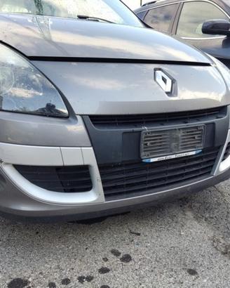 Paraurti anteriore RENAULT SCENIC del 2010