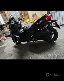 Yamaha X-Max 300 Iron Max ABS