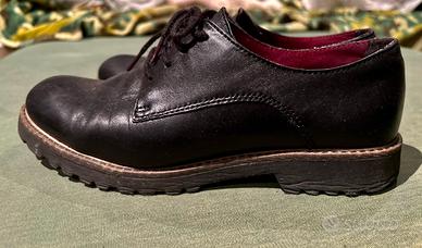 Scarpa stringata Tamaris