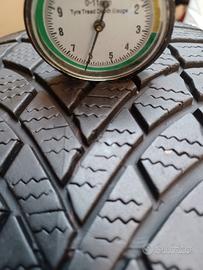 4 Gomme 215/60-17 96H Bridgestone Blizzak MS