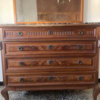 Cassettiera antica con specchio