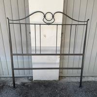 Letto a una piazza e mezzo in ferro battuto