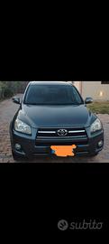 Toyota Rav 4 del 2009 motore 2.2 da 177 cavalli 