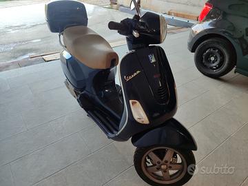 Piaggio Vespa LX 125