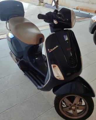 Piaggio Vespa LX 125