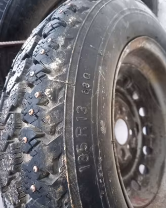 Gomme antineve chiodate con cerchi