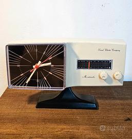 orologio vintage con radio funzionante..