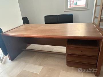 scrivania per ufficio
