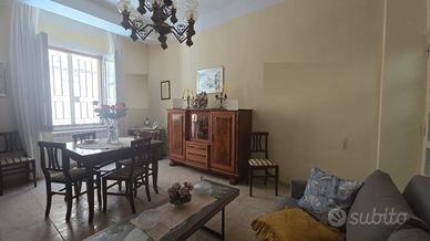 Appartamento 3 vani zona museo-capua