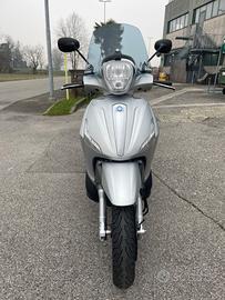 Piaggio Beverly Tourer 300