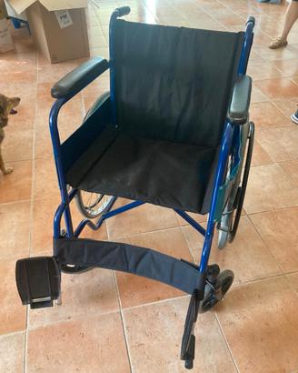 Sedia a rotelle pieghevole da trasporto